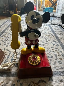 Mickey Mouse rotary phone