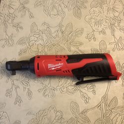 milwaukee m12 3/8" ratchet 