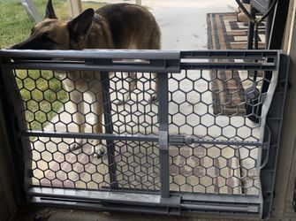 Door barrier