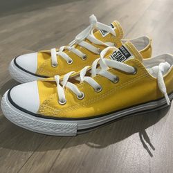 Converse Yellow low Tops