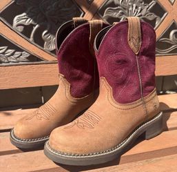 Ariat women’s boots sz 8