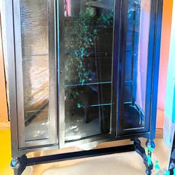 Antique Curio /china Cabinet  Moving ,must Go 