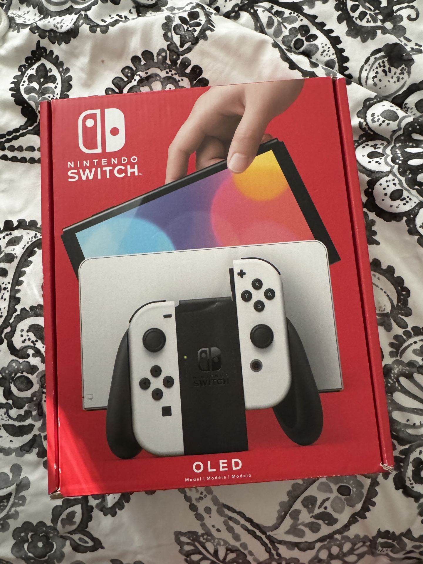 Nintendo Switch OLED Model w/ White Joy-Con
