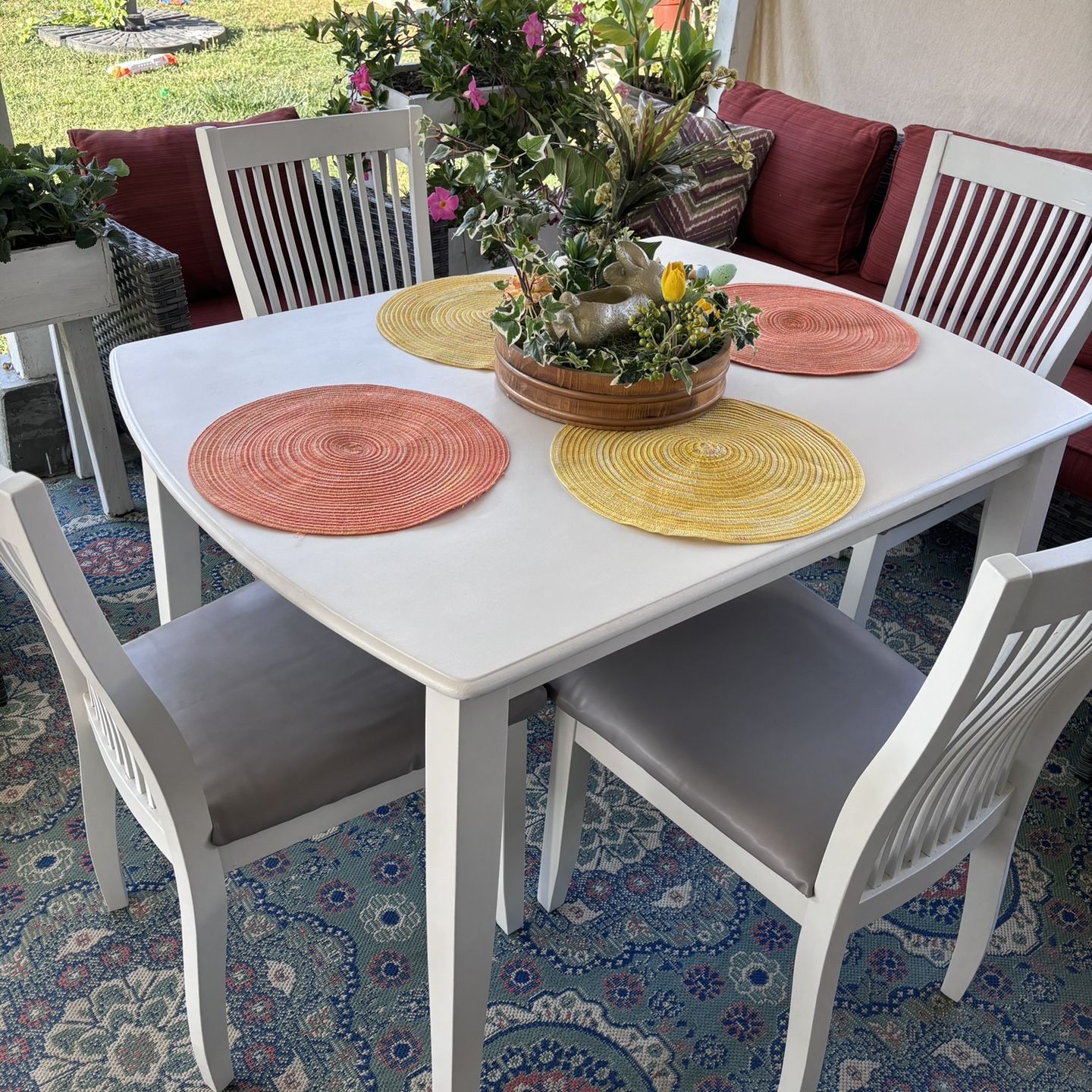 Small Table and 4 Chairs 