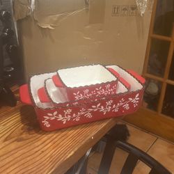 Brand new baking ware nice for the holiday