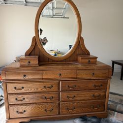 Dresser With Mirror