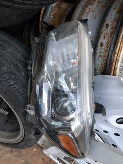 16 18 Tacoma driver headlight