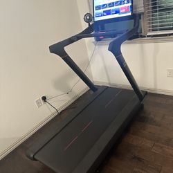 Peloton Treadmill For Sale. 