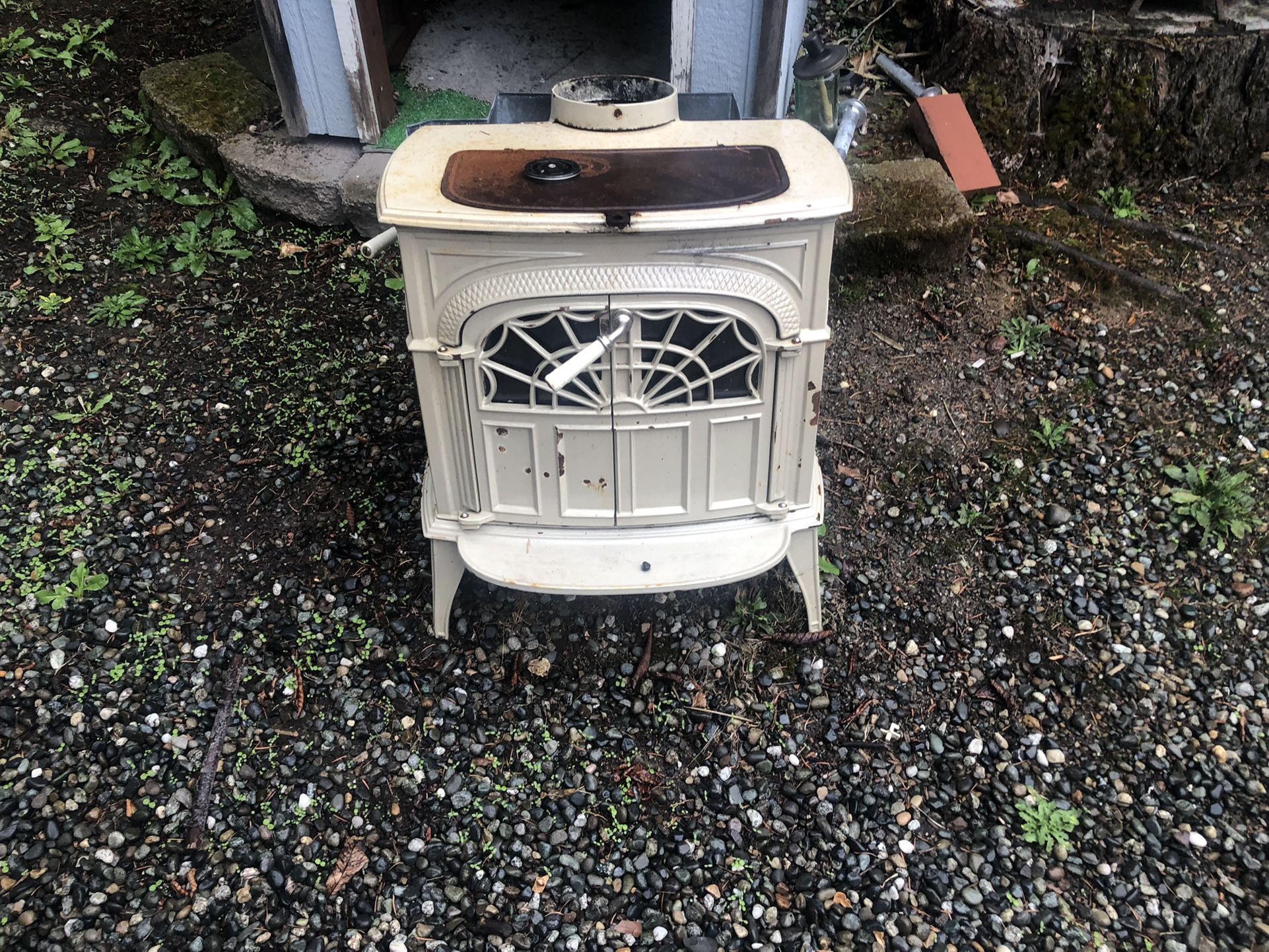 Vermont Castings Intrepid 2 wood stove for Sale in Kirkland, WA - OfferUp