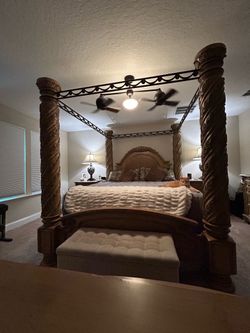 2000’s tuscan 6 piece bedroom set with columns and mattress