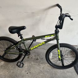 ***Like New*** GT Bicycles - Bank