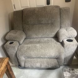 Oversized Chair 