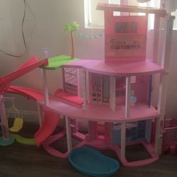 Barbie Dream House 