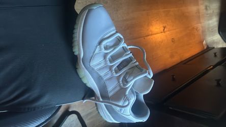 Jordan 11 retro cement grey