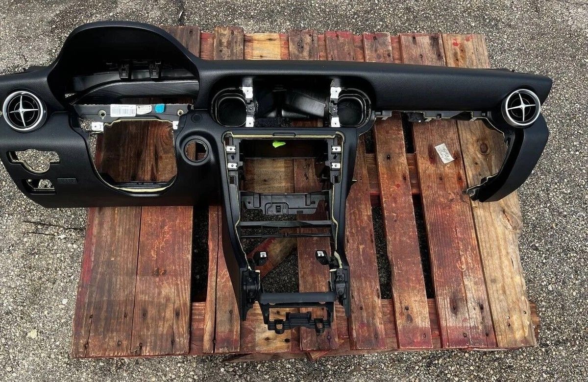2012-15 Mercedes SLK250 SLK 250 Dashboard Assembly OEM