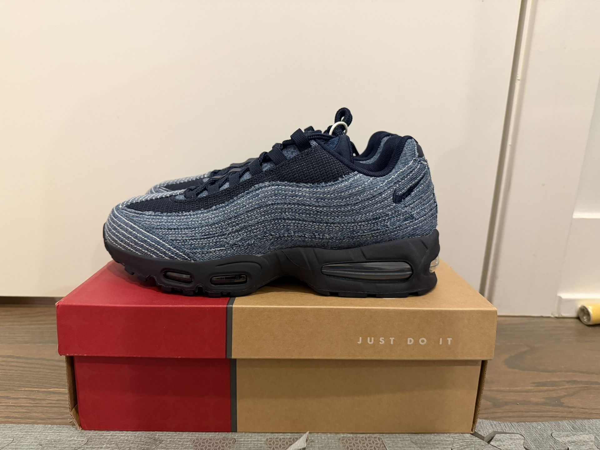 DS OG ALL Obsidian Levi’s Air Max 95 Size 10.5