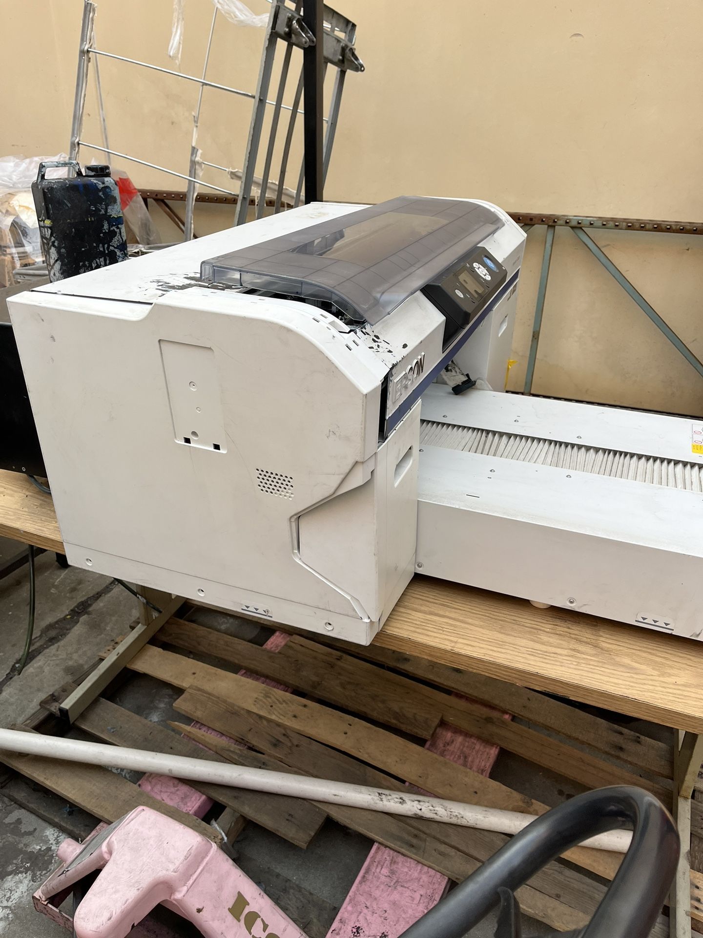 Printer (EPSON -Sc-F200 ) (MODEL #K241) 100-240V 50/60 Hz 0.7-0.4A