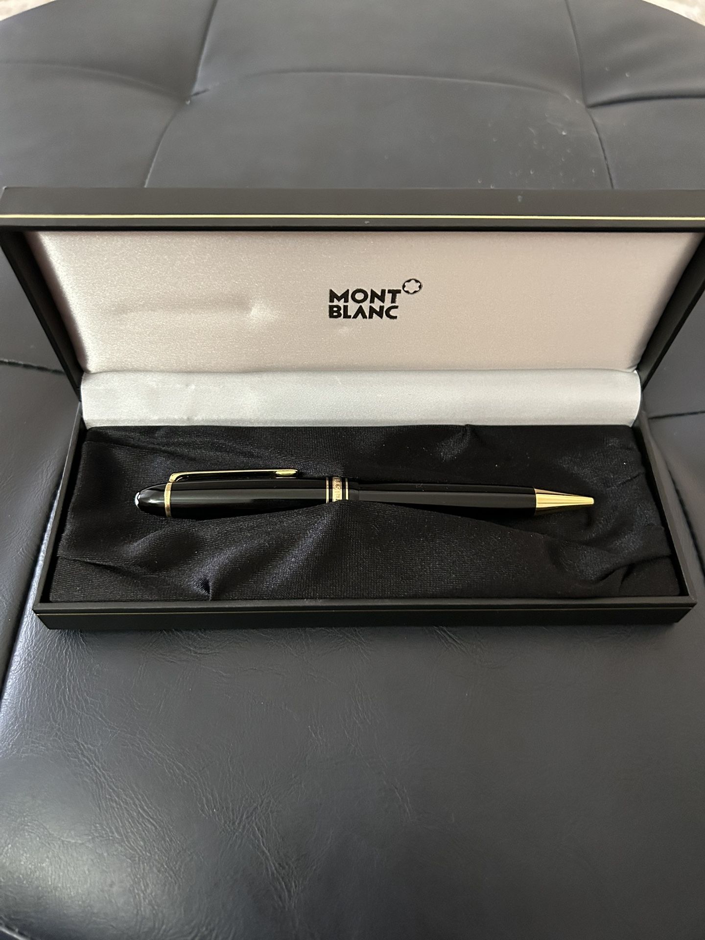 Mont Blanc MEISTERSTÜCK GOLD-COATED CLASSIQUE BALLPOINT PEN