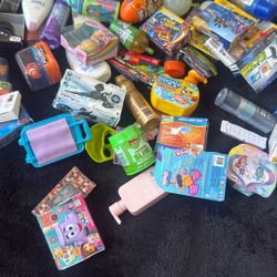 MINI BRANDS