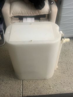 AquaWorld 22 Gallon Bait Tank