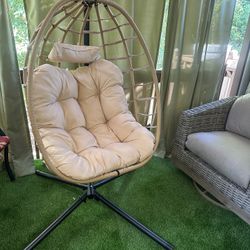 Barnd new Egg Chair With Stand With Cushions 