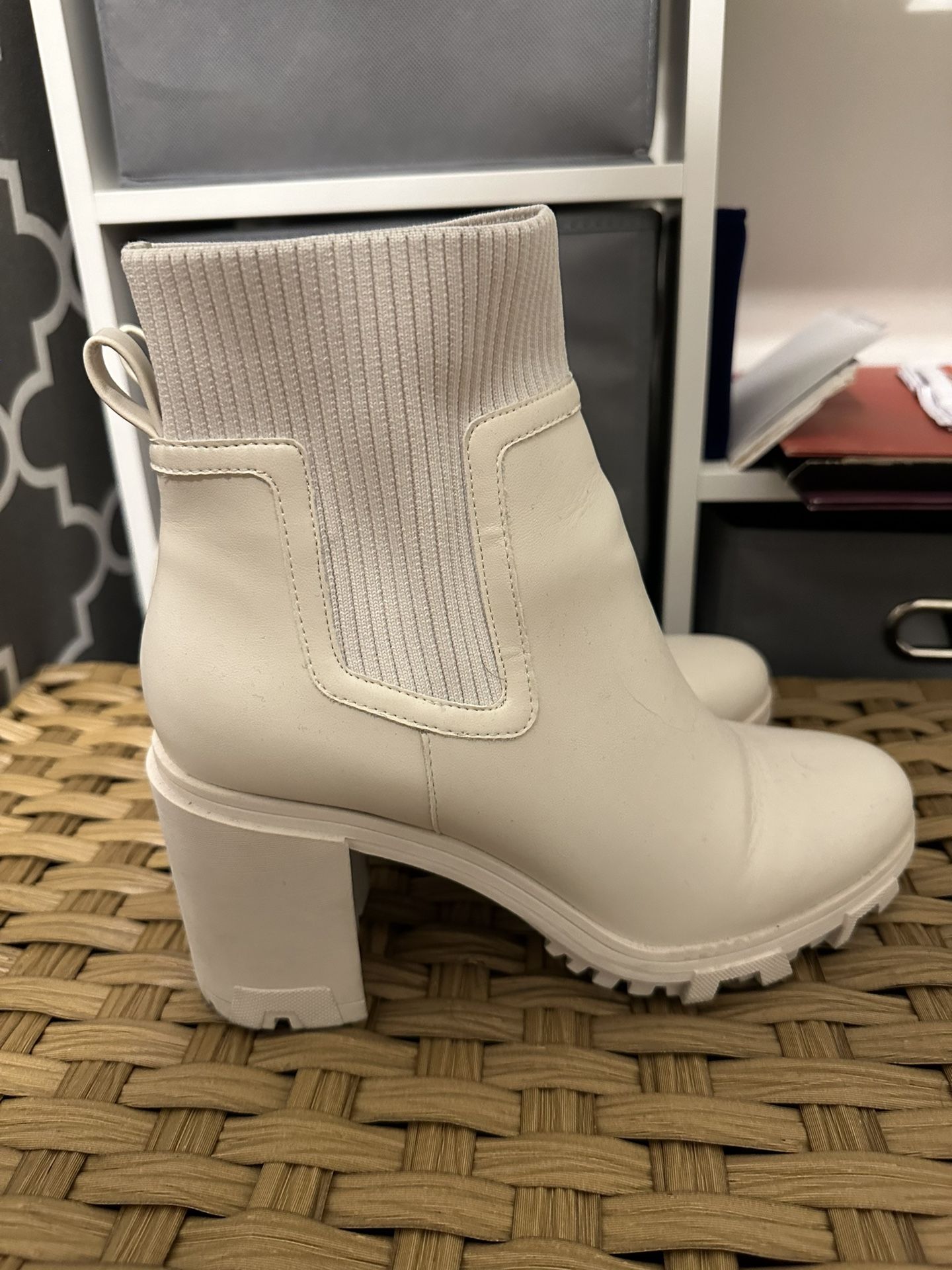 Women’s white Boots