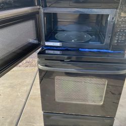 Stove and Microwave IN GOOD WORKING 