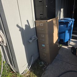 FREE PICKUP A 4 Drawer And A 2 Drawer Steel Cabinet 
