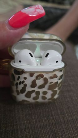 Apple Air Pods Gen 2 with leopard case (removable)