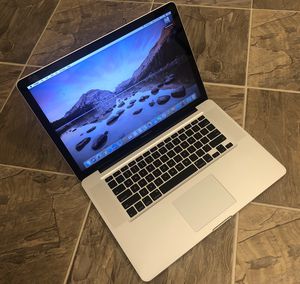 Photo Fully loaded Macbook pro Laptop with 2017 Software and 15” LCD ( not small 13” or 11” ) and fast i7 CPU ( not slower i5 or i3 ), Like new Super clean