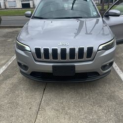 2019 Jeep Cherokee 