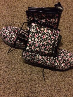 Floral boots