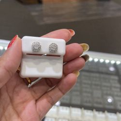 10k Gold Diamond Earrings With Good Quality Diamond ..💎💎💎💎