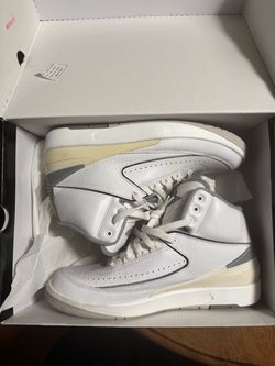 Air Jordan 2 Retro Cement Grey - Size [9.5]