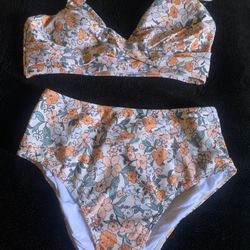 Women’s New Swimsuit Size Large 
