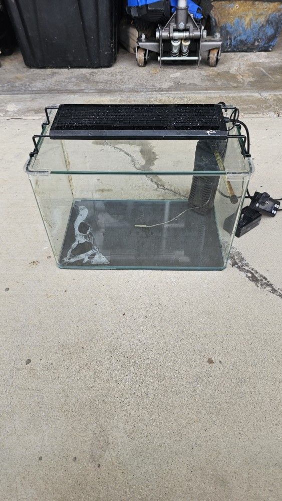5 Gal Fish Tank