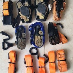 7 Ratchet Straps And Extra Hooks