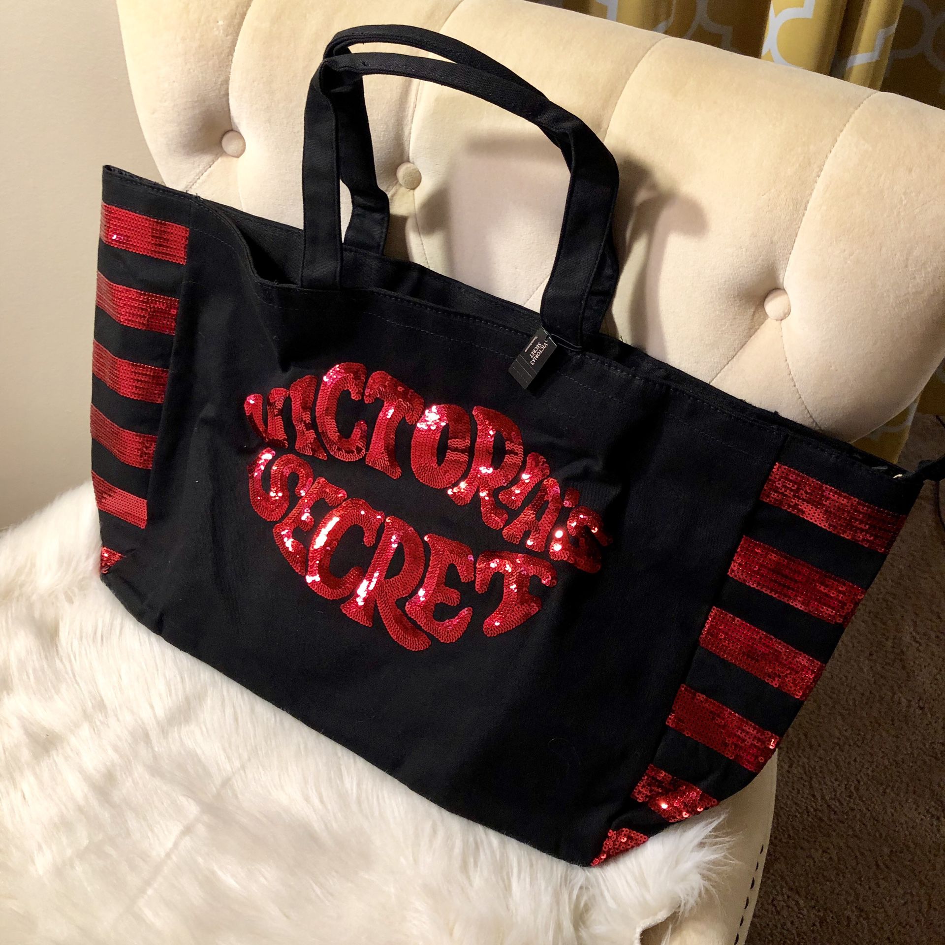 Gold Victoria Secret Tote/Beach Bag with Pouch for Sale in Sacramento, CA -  OfferUp
