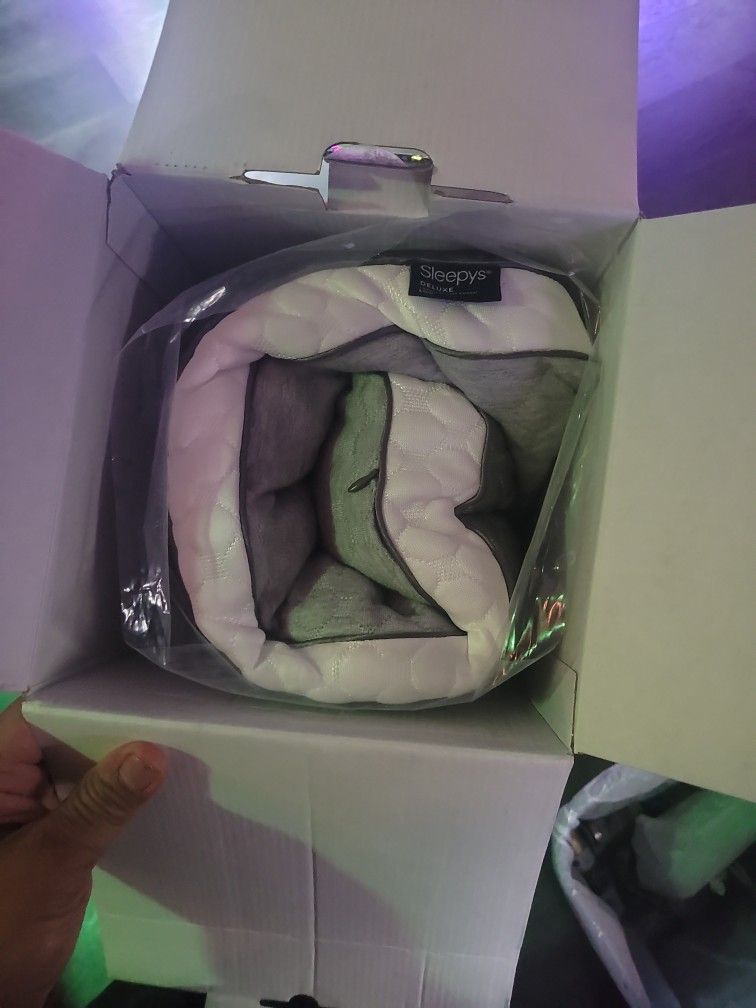 Sleepys Delux Charcoal Cool Pillow