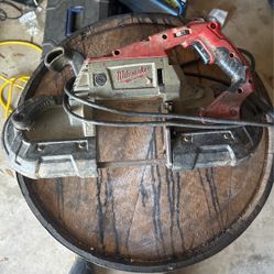 Milwaukee Deep Cut Bandsaw 