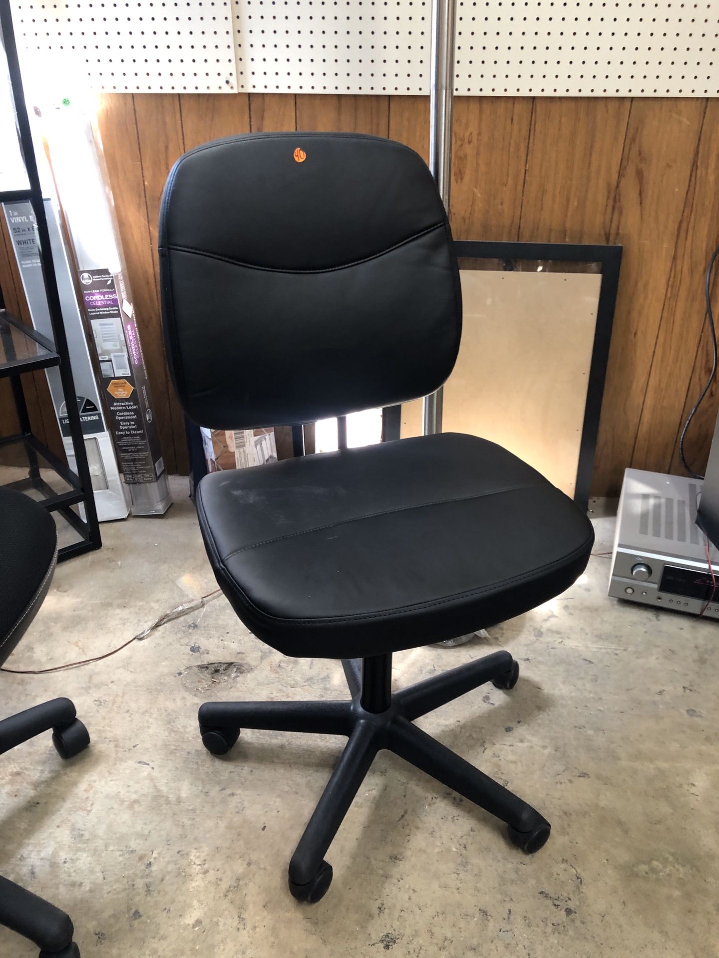 Armless desk chair