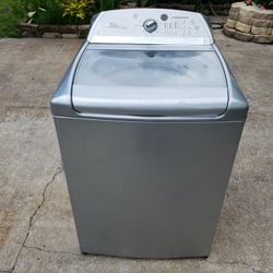 Whirlpool Cabrio Washer With Warranty. 