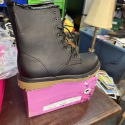 Boots Women’s