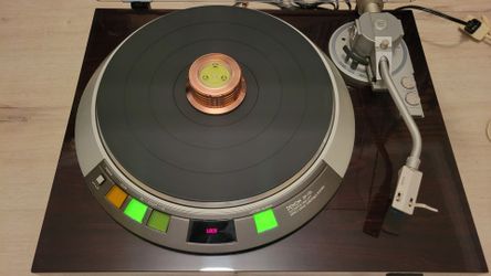 Vintage DENON DP - 72L direct drive turntable system.