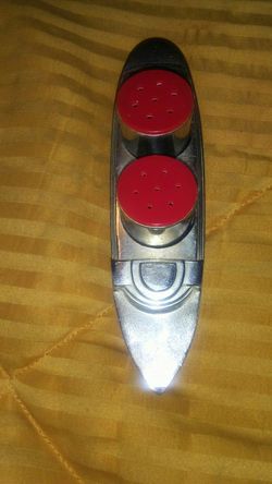 Cruise ship salt and pepper shaker set