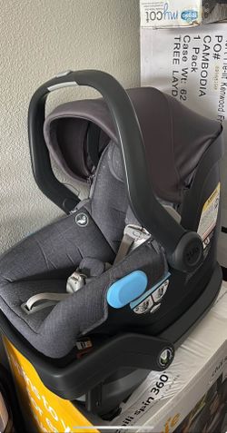 Uppa Baby Car Seat And Extra Base