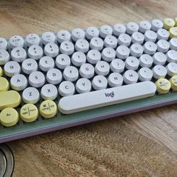 Logitech Pop Keys Mechanical Wireless Bluetooth Keyboard + Logi Bolt