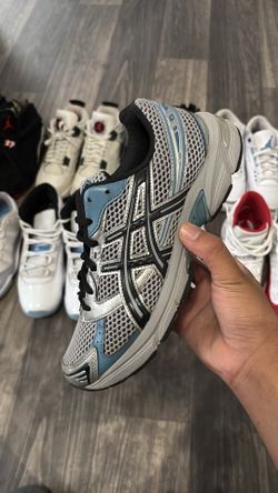 ASICS 1130 Sz 8 no box