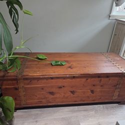 Wood chest