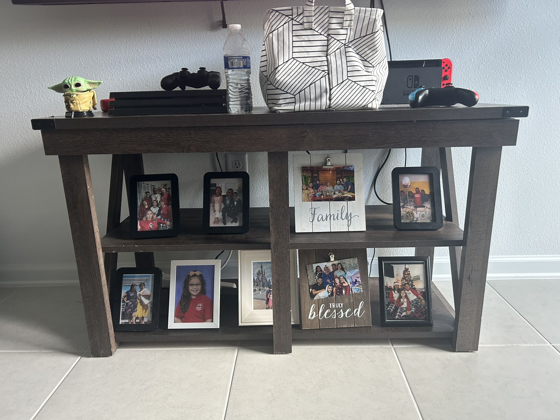 🪵 Dark Wood Accent / Console Table – Great Condition